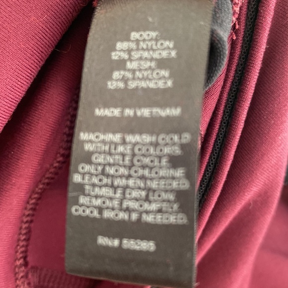 Express EXP Core Performance Leggings - Burgundy & Black - XS - Picture 9 of 9